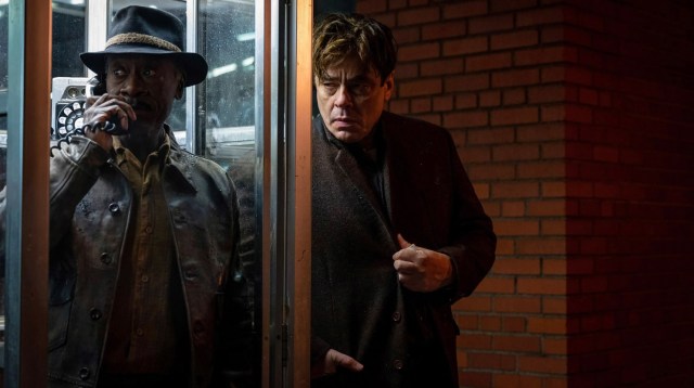 Don Cheadle and Benicio del Toro in No Sudden Move