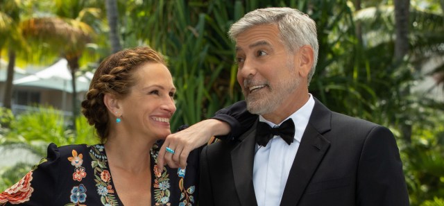 Julia Roberts and George Clooney in Ticket to Paradise.